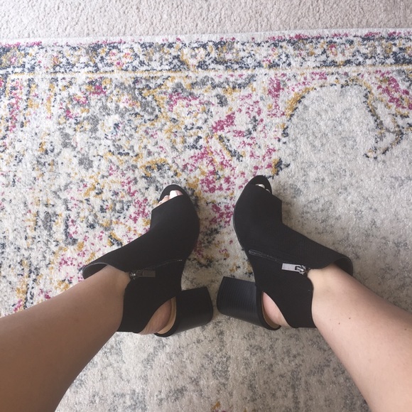 New fall winter black Peep Toe cut out booties - Picture 6 of 7